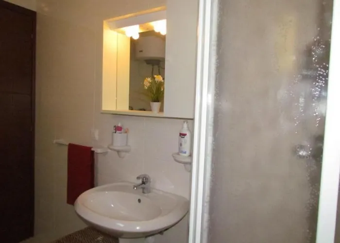 Homely With Private Garden