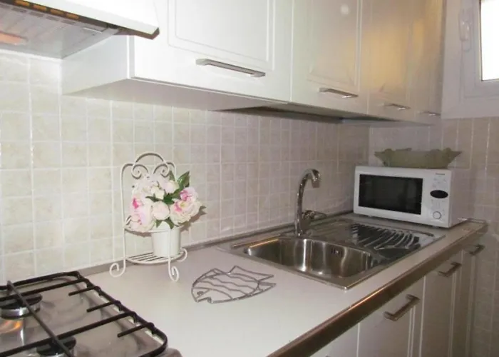 Homely With Private Garden