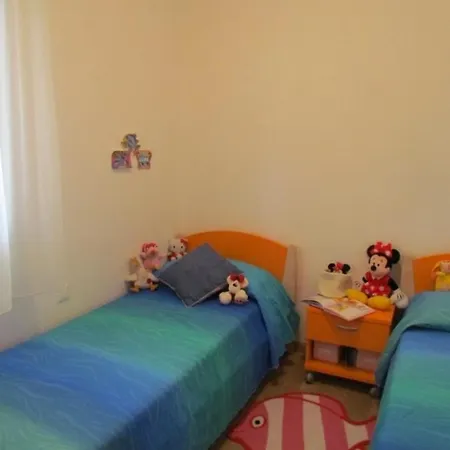 דירה Homely With Private Garden *