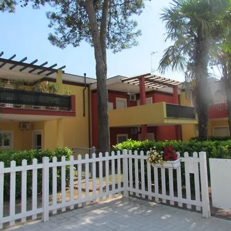 Homely With Private Garden *