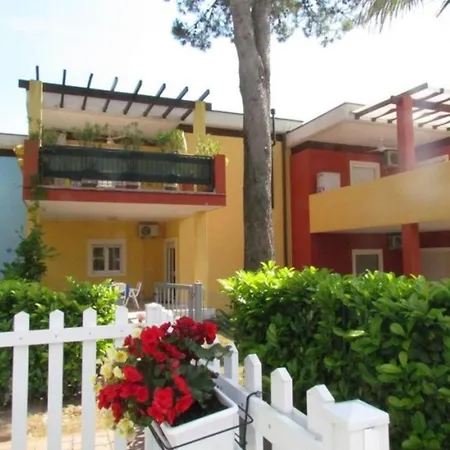 Homely With Private Garden Appartement Bibione