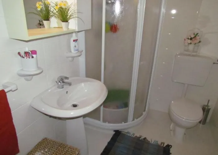 Homely With Private Garden